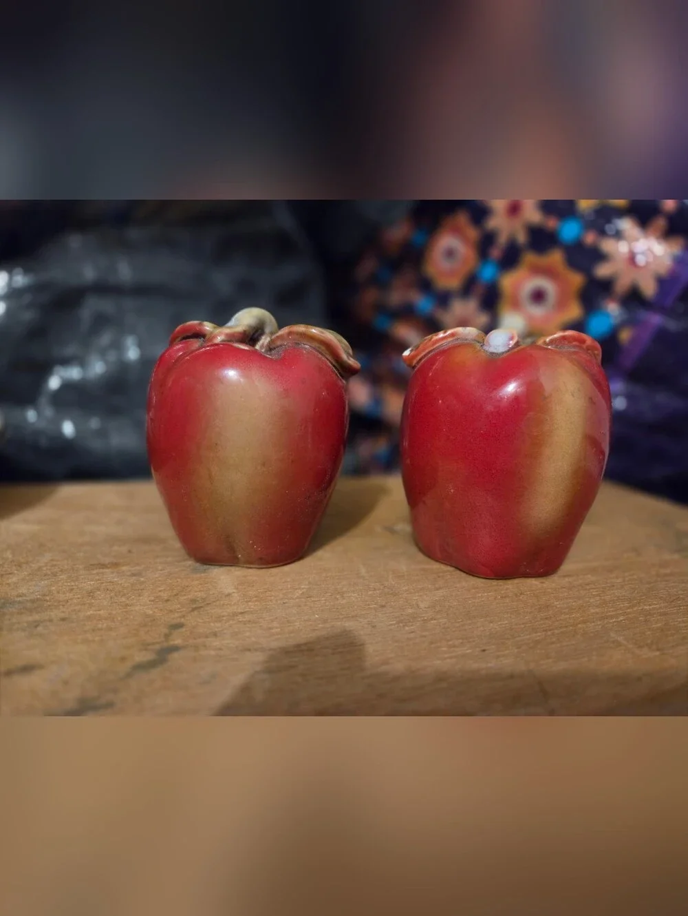 Vintage 1970's ceramic apple-shaped salt and pepper shakers w/ stoppers like new